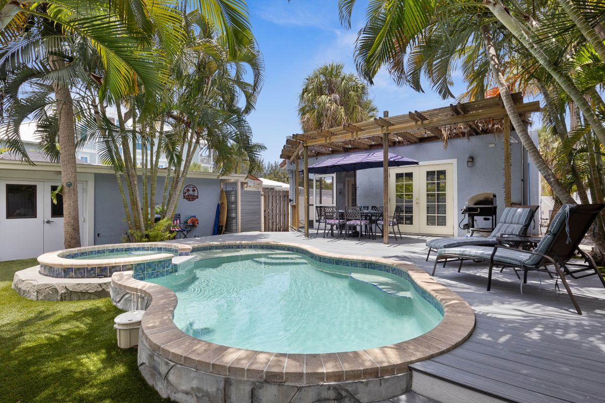Stunning private pool and spa