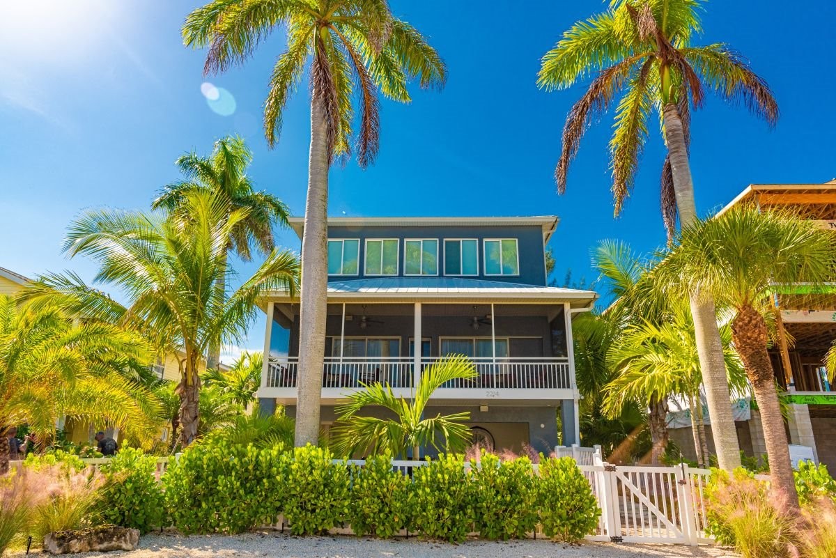 Exterior of Getaway by the Bay, a vacation rental in Anna Maria Island
